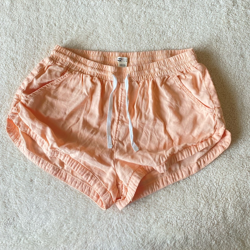 Billabong shorts🍑
